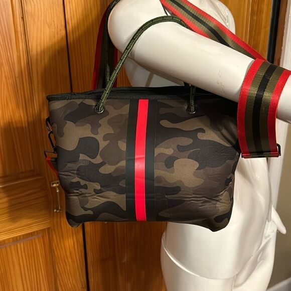 HAUTE SHORE  neoprene bag - Picture 4 of 8